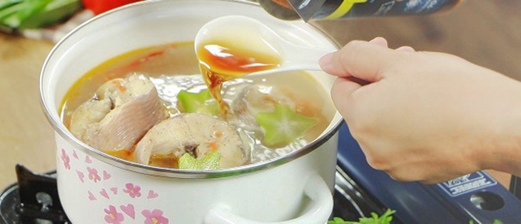 Bước 3 Nấu canh chua cá lóc với khế Canh chua cá lóc nấu khế