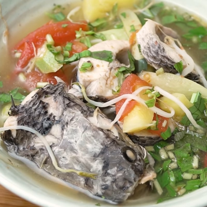 Canh chua cá lóc sau khi nấu xong