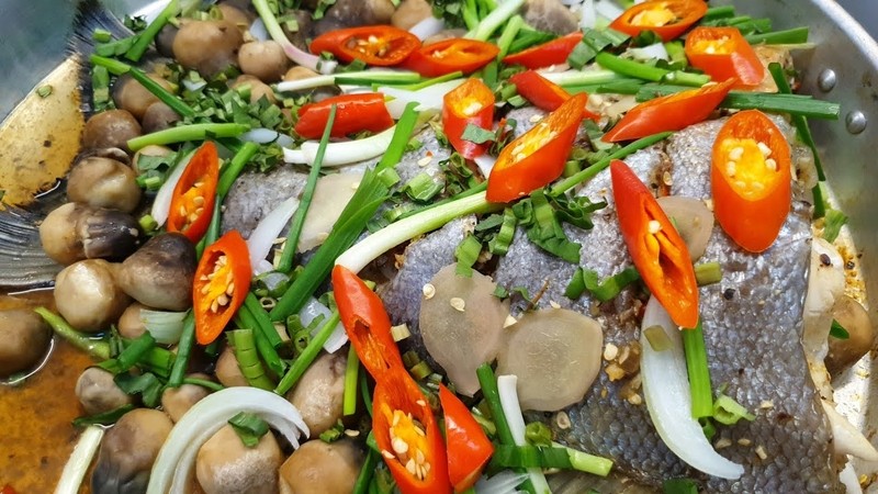 Hấp là một trong những phương pháp giúp giữ được độ ngọt của thịt cá