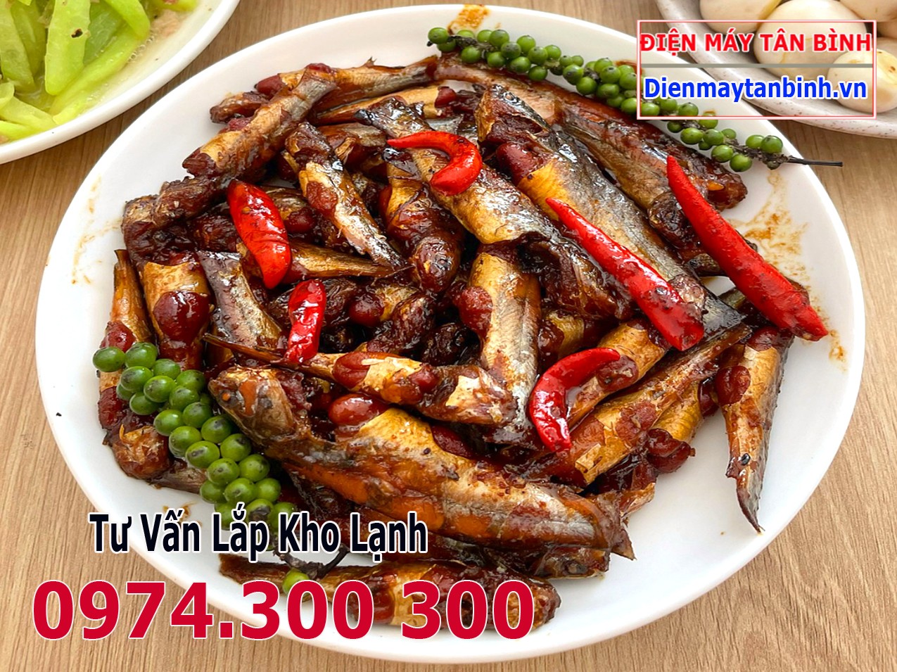 Cá ngạnh đã làm sạch, bảo quản trong khay đá